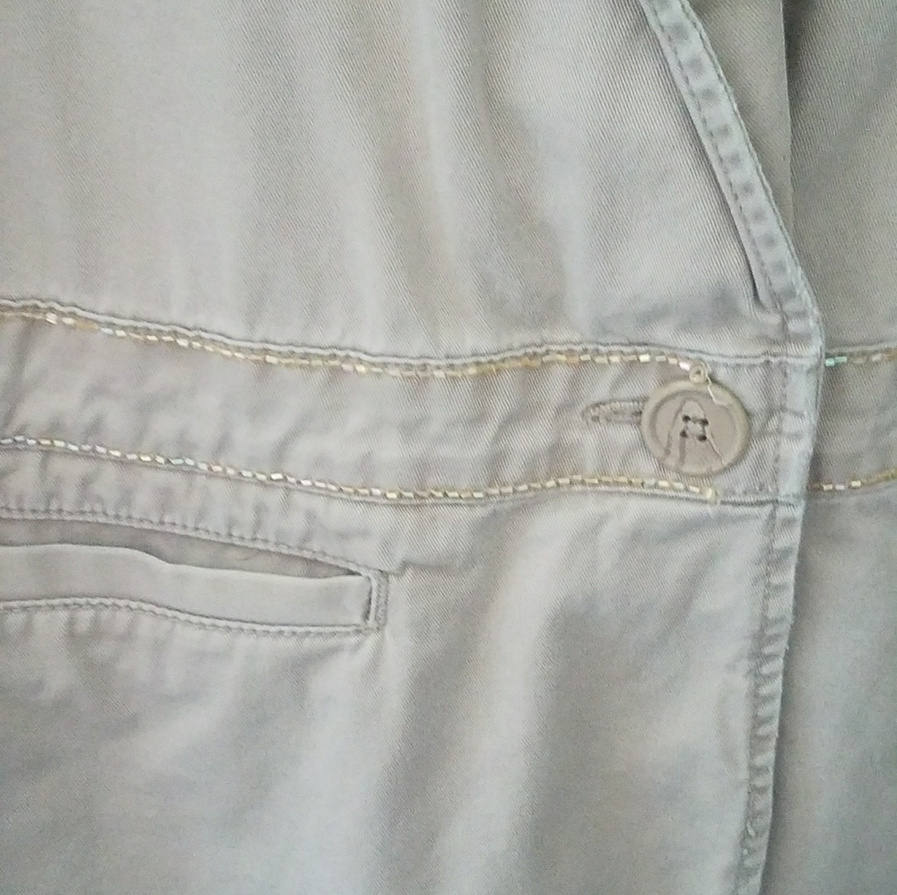 Blazer - Picture 2 of 3